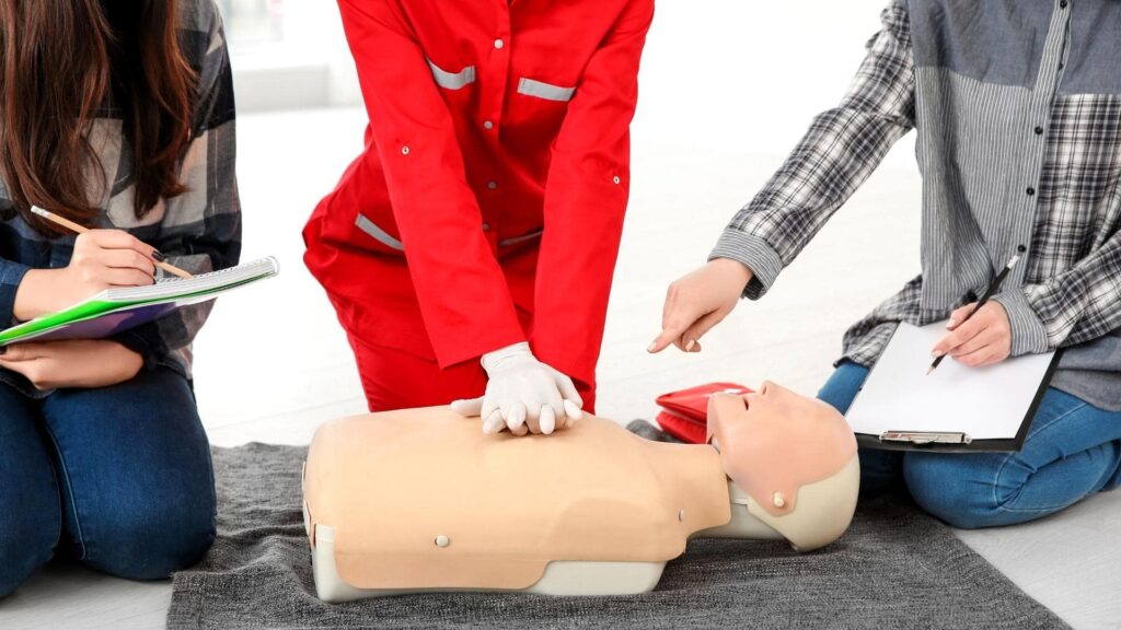 10 topics that are covered in emergency and standard first aid